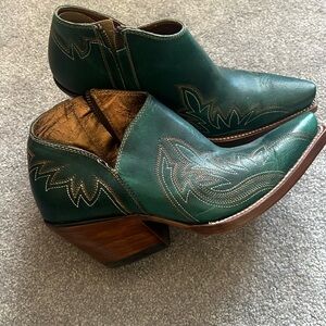 Ariat booties size 7 BRAND NEW